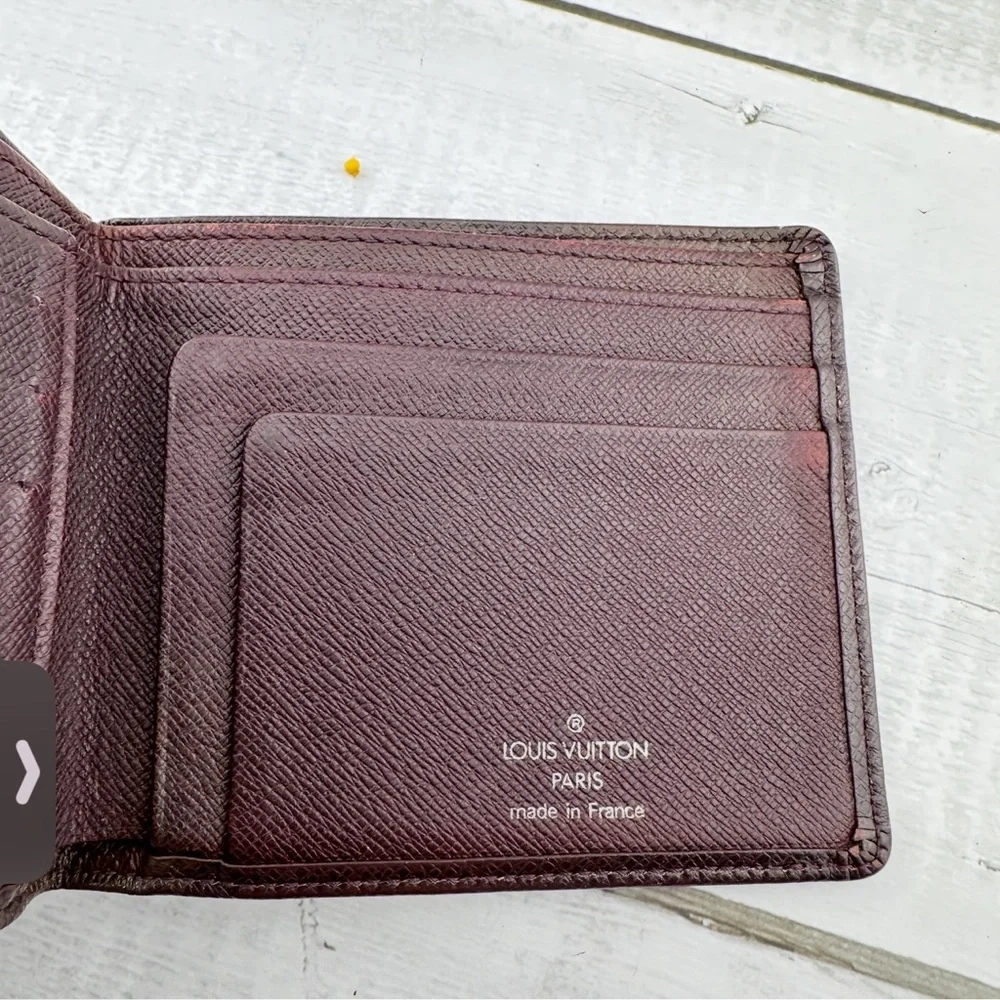 AUTHENTIC Louis Vuitton wallet. Dark brown.